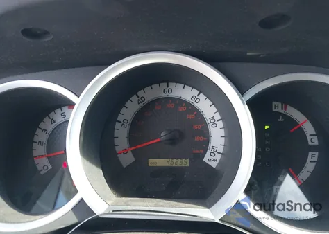 2015 Toyota Tacoma Prerunner V6 z USA, uszkodzony, nr VIN 5TFJU4GN9FX084594